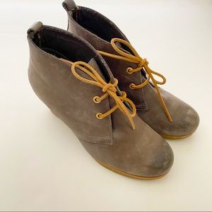Sperry chukka booties Size 9